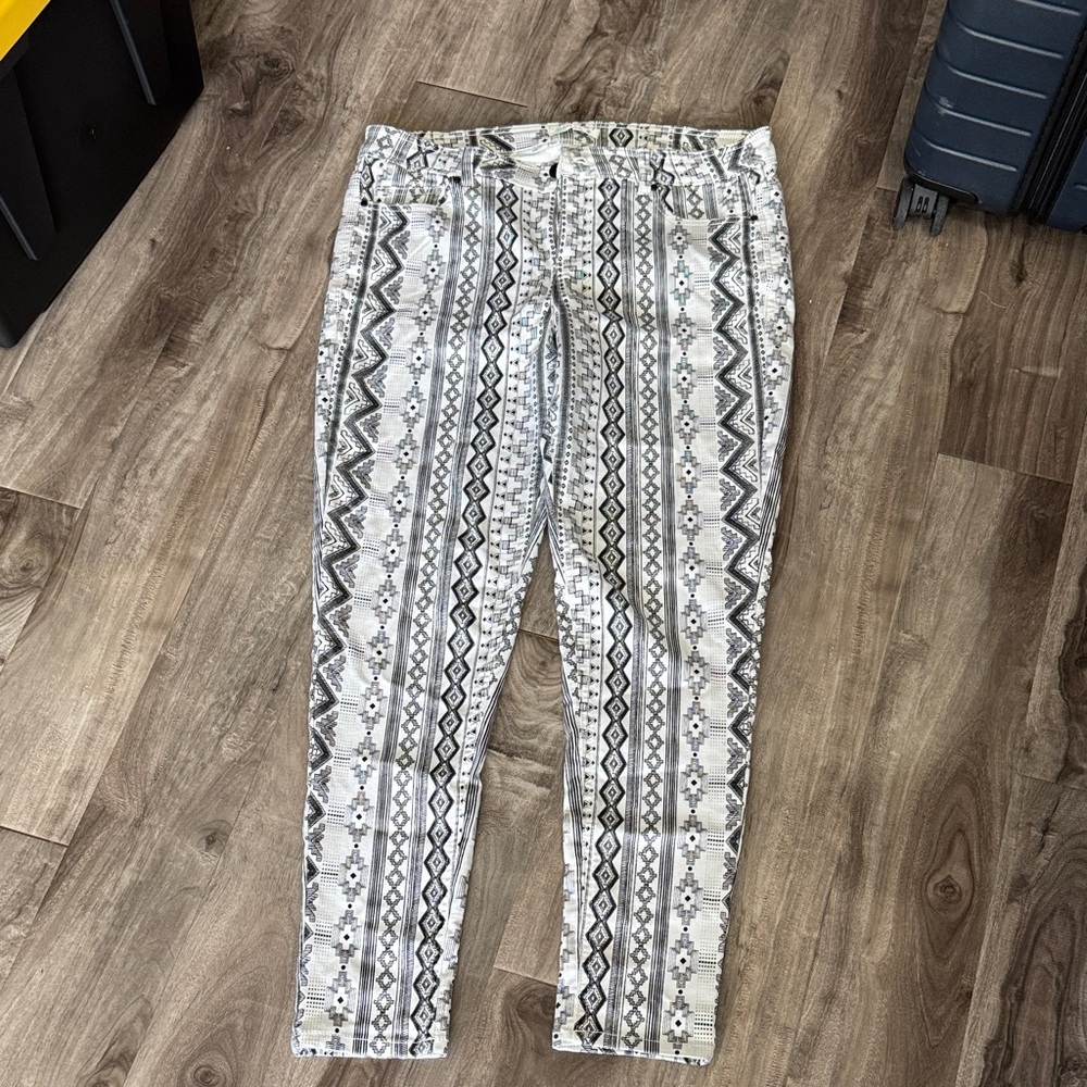 Love, Fire Black and White Patterned Cropped Jeans